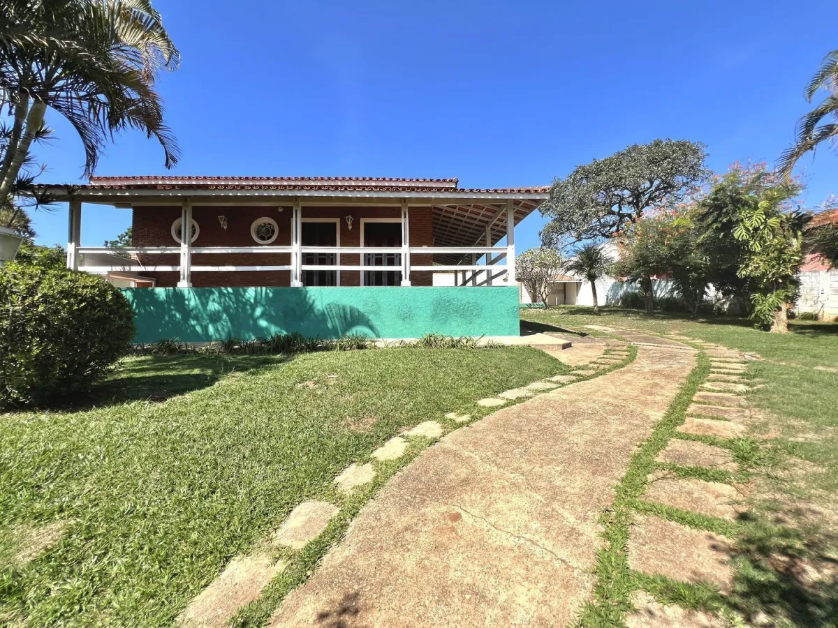 Casa térrea com 3 quartos no Jardim dos Pinheiros, Atibaia