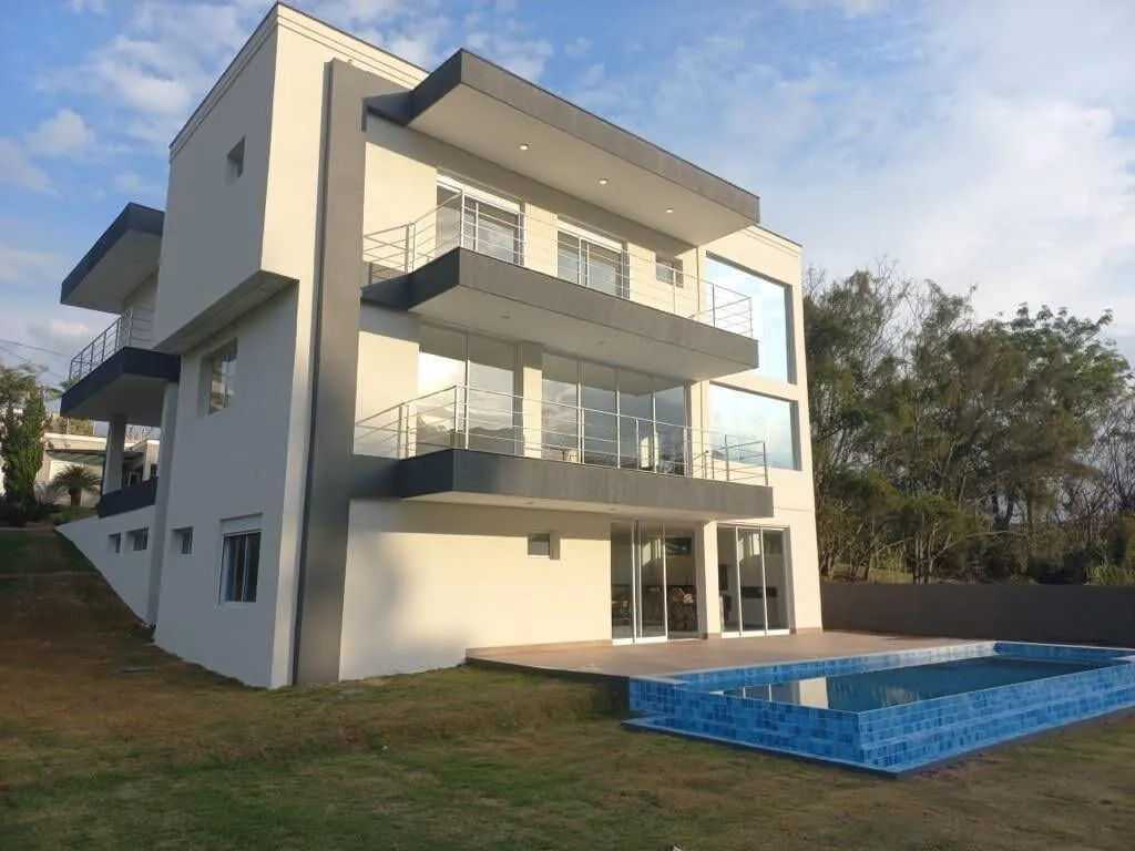 Casa de Alto Padrão no Condomínio Porto Atibaia